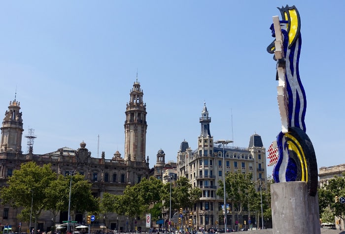 Что символизирует скульптура Голова Барселоны