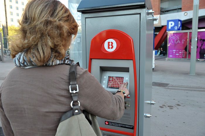 Как купить билеты на автобусы и метро в Барселоне