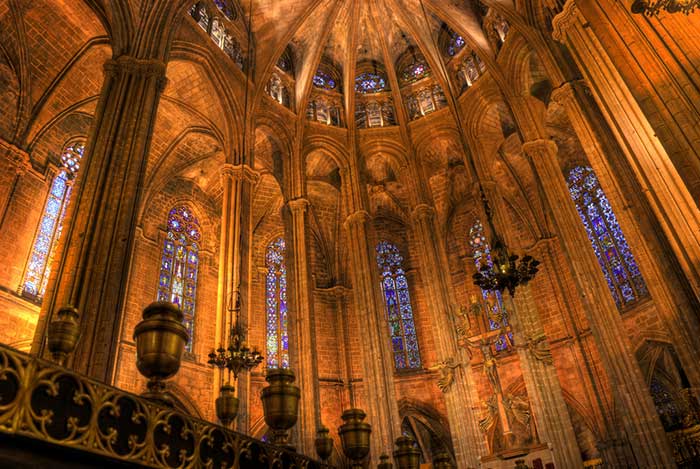 Кафедральный собор Барселоны внутри
