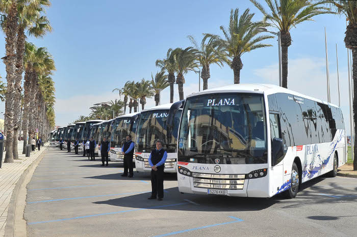 Автобусы из аэропорта в направлении Ла Пинеда