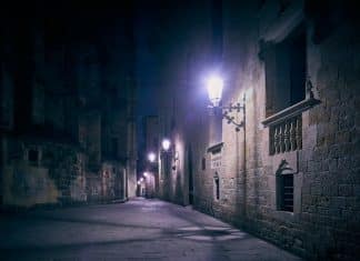 Ночь в Барселоне: куда пойти и чем заняться