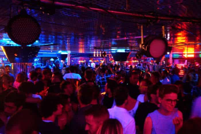 Новый скандал в ночном клубе Waka Sabadell: секс посреди танцпола