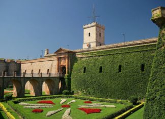 Замок Монжуик в Барселоне