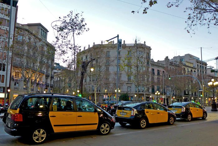  Такси в Барселоне