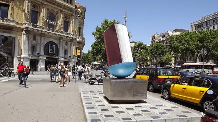 Скульптура Барселоны «Памятник Книге»
