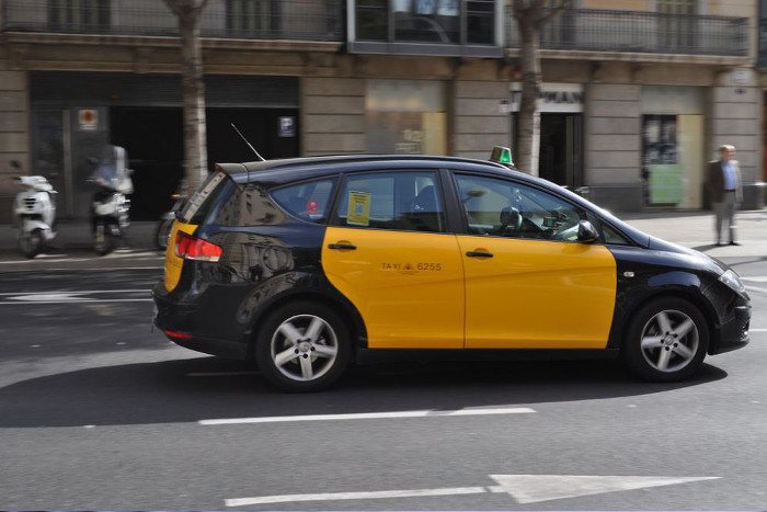 Такси из аэропорта Барселоны доставит в любую точку