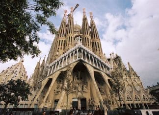 Святое Семейство в Барселоне: все о Саграда Фамилия