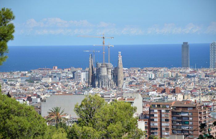 Саграда де Фамилия - главная достопримечательность центральной Барселоны