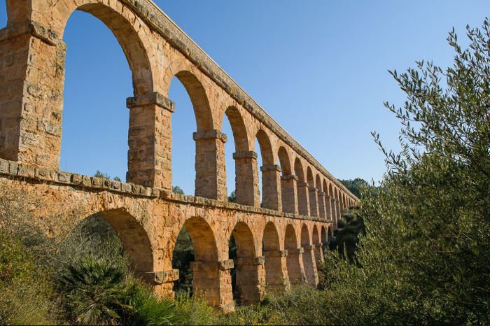 Римский акведук «Чертов мост»