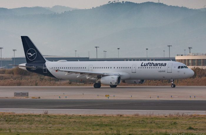 Билеты на самолет Москва - Барселона: Lufthansa