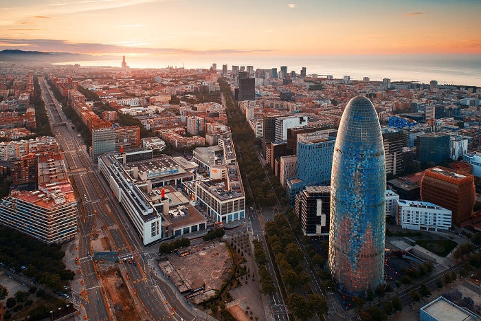Барселона с высоты птичьего полета: башня Агбар