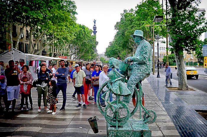 Центр Барселоны: бульвар La Rambla