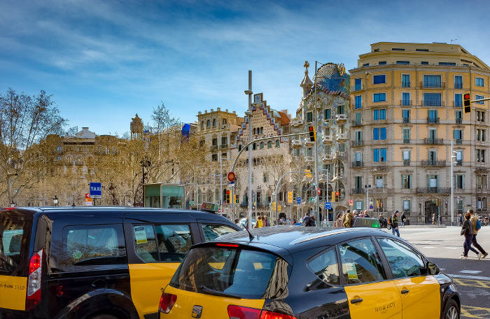 Такси на улицах Барселоны