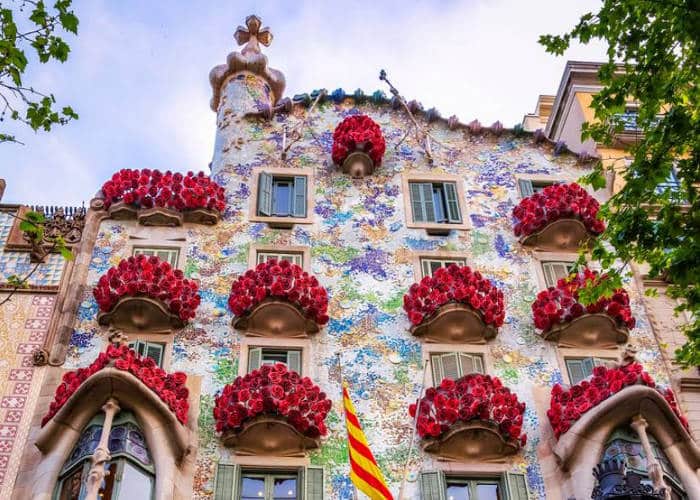 23 апреля – каталонский праздник всех влюбленных