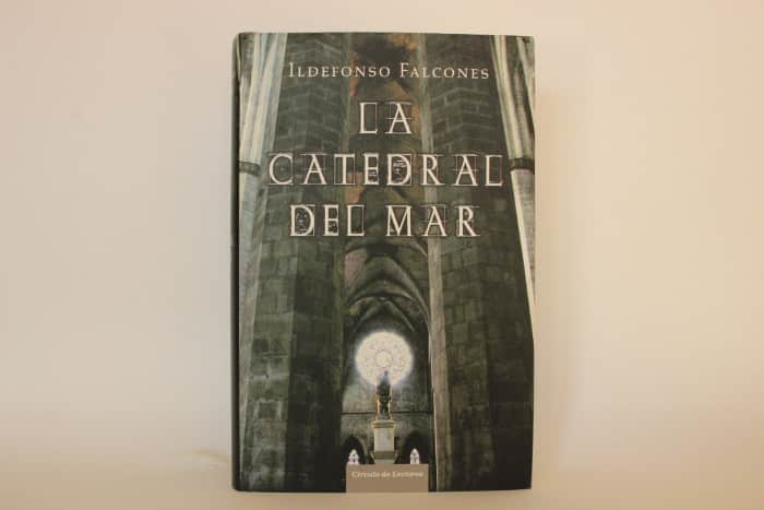 «Собор Святой Марии»: книга о Барселоне времен Средневековья