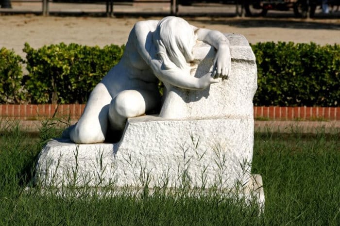 Парк Сьютаделья: скульптура "Отчаяние"