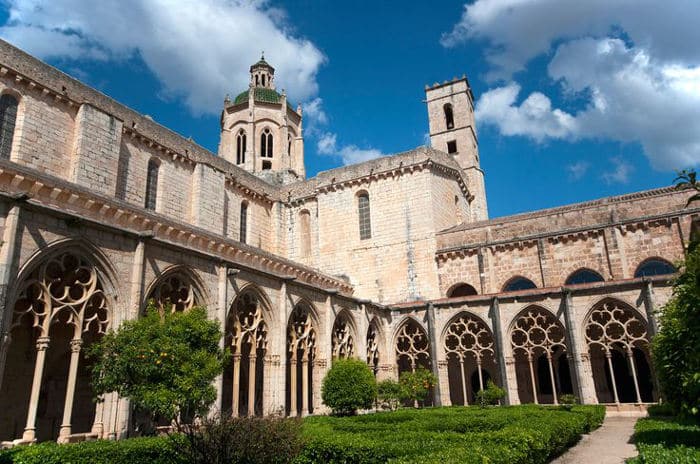 Цистерианские монастыри: Сантас Креус
