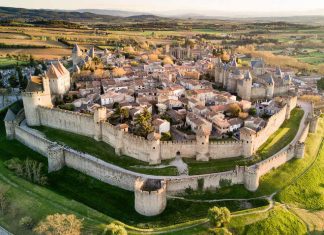 Замок Каркассон: очарование Франции близ Каталонии