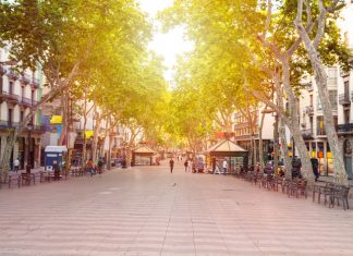 Ла Рамбла: центральная улица Барселоны