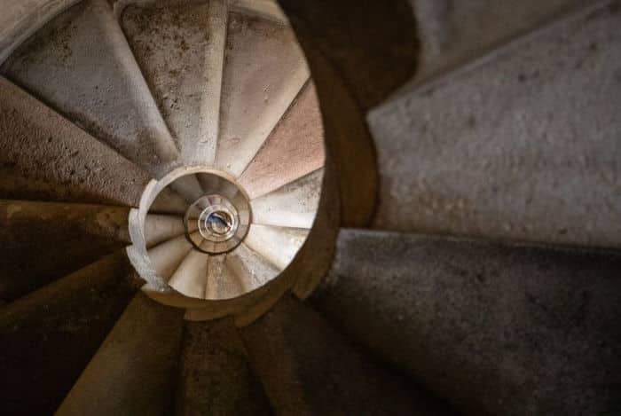 Винтовая лестница: Саграда Фамилия прекрасна в каждом элементе