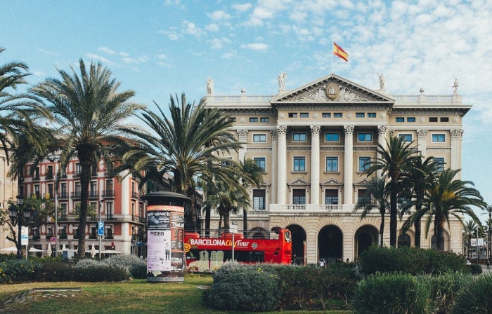 Система работы экскурсионного автобуса Барселоны