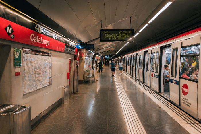 Услуги метро Барселоны