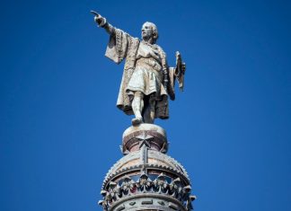 Памятник Христофору Колумбу в Барселоне